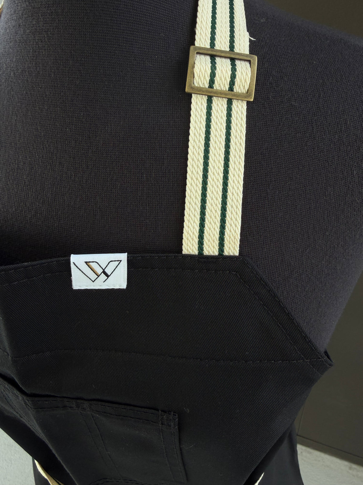Vancouver 110 Apron TALL (black cotton polyester)