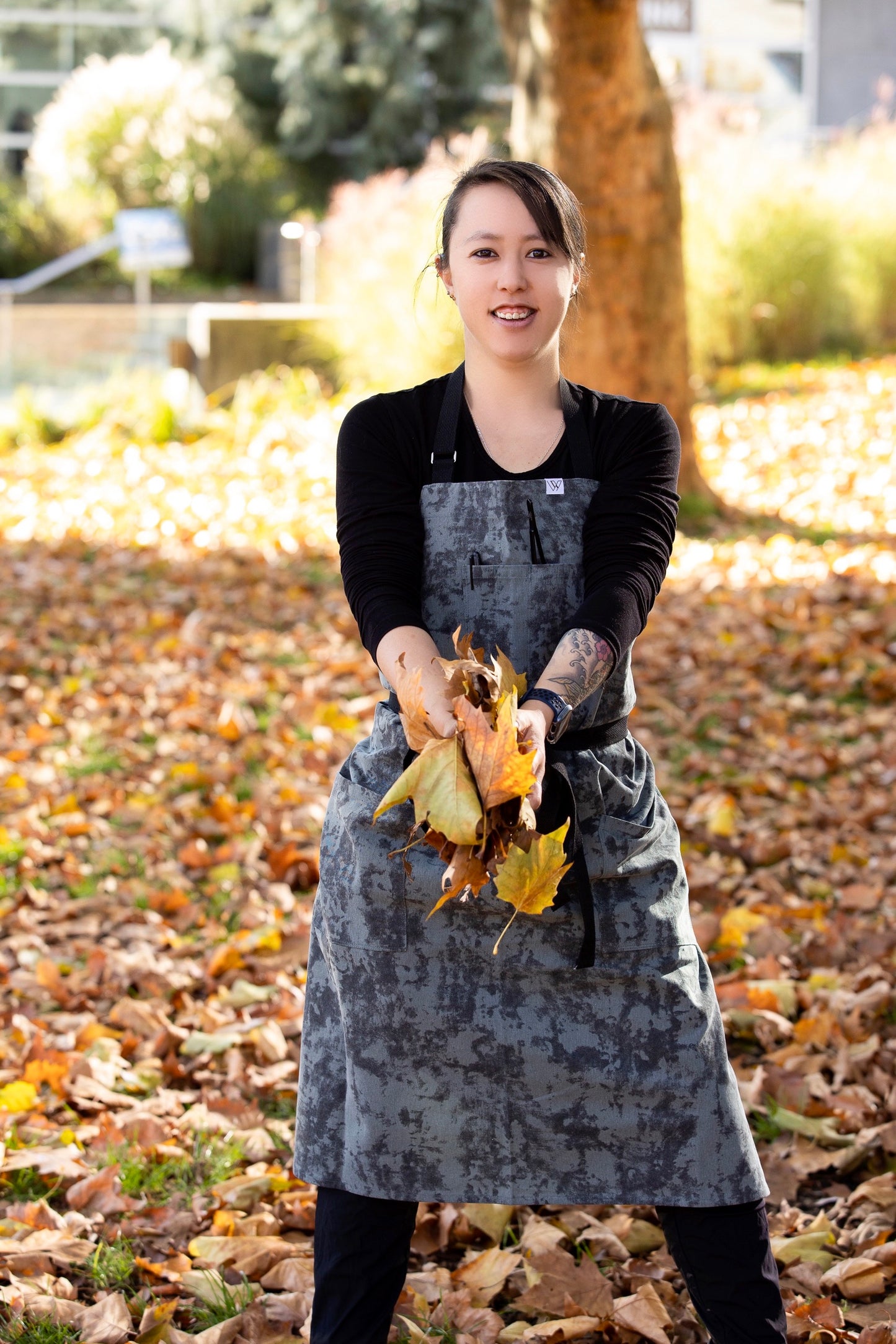 VANCOUVER HYBRIDS 101 (TIE DYE APRON)