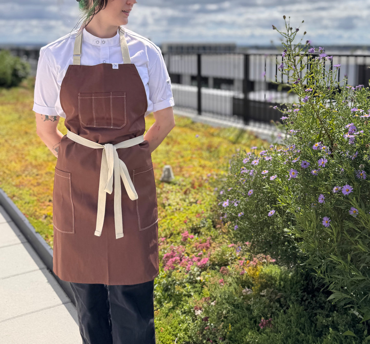 VANCOUVER 110 APRON (COLOUR STITCH)