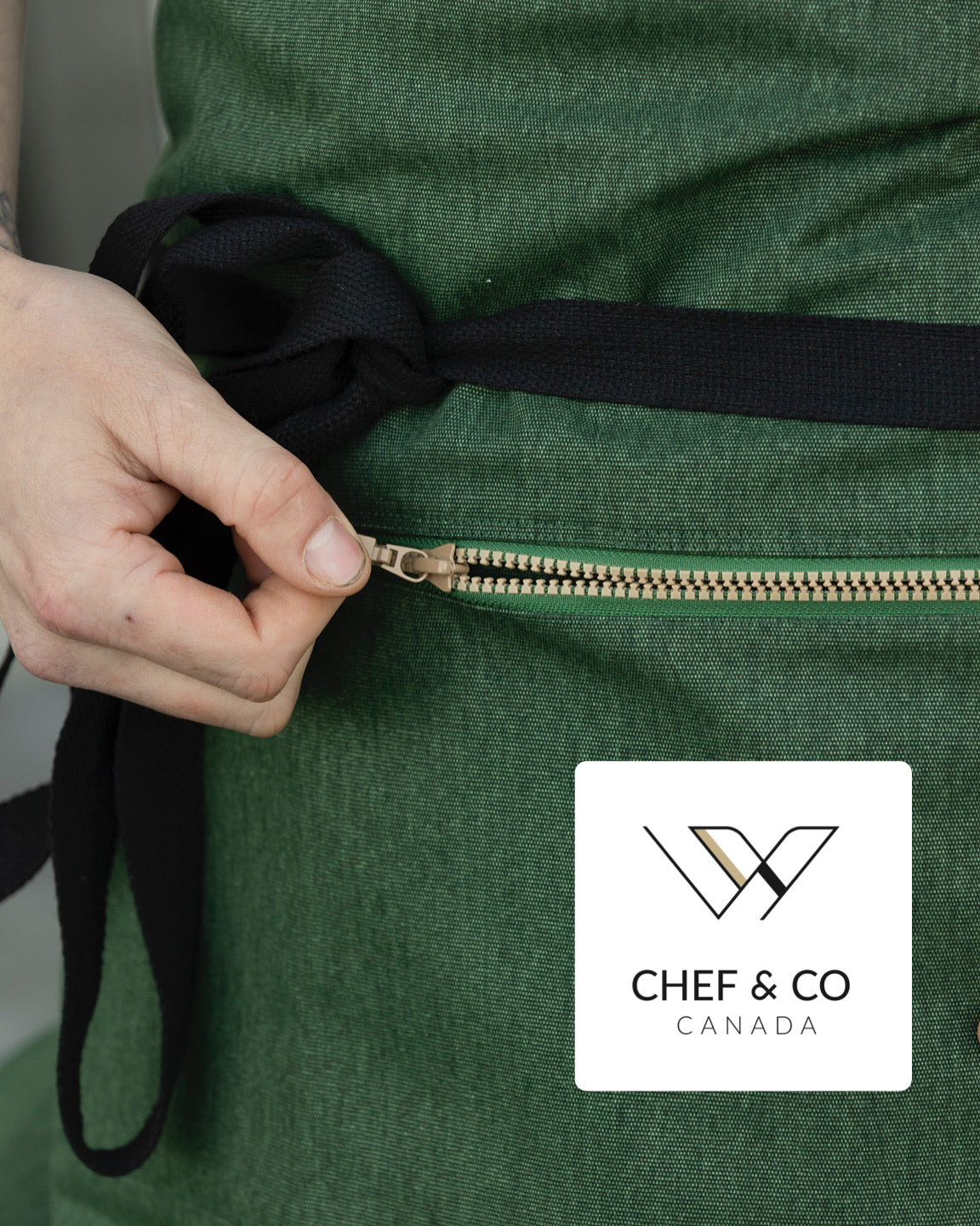 VANCOUVER 207 ZIPPER APRON