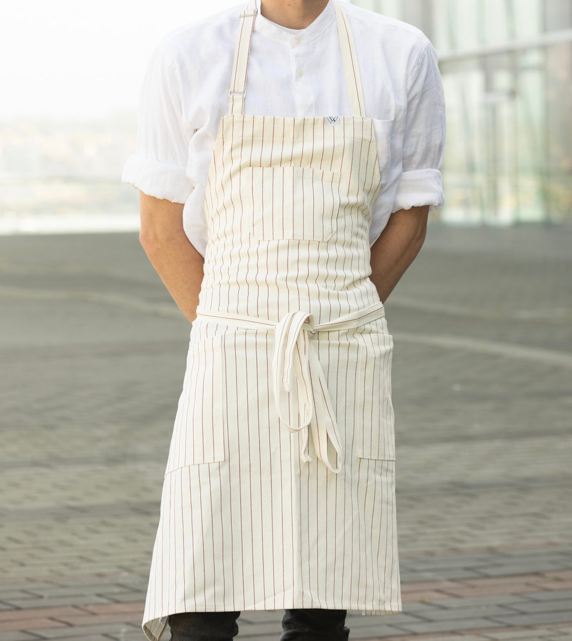 VANCOUVER 110 APRON (cream red stripe)