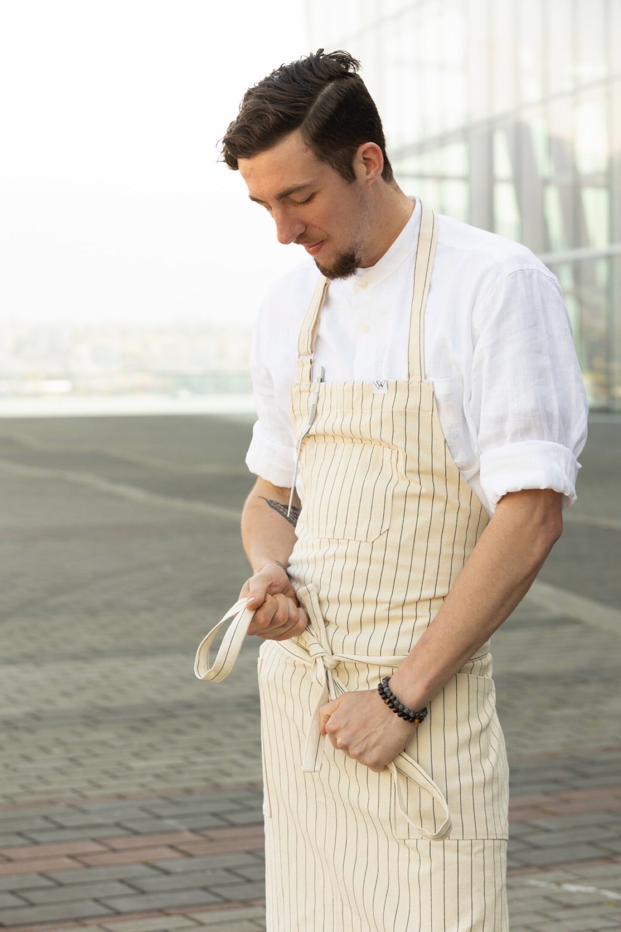 VANCOUVER 110 APRON (Cream black stripe)
