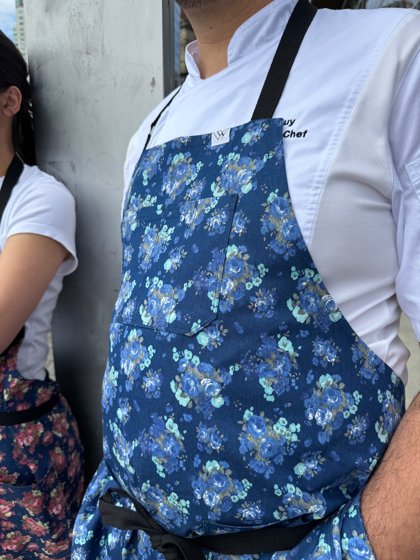 VANCOUVER 94 FLORAL APRONS (FLOWERS)