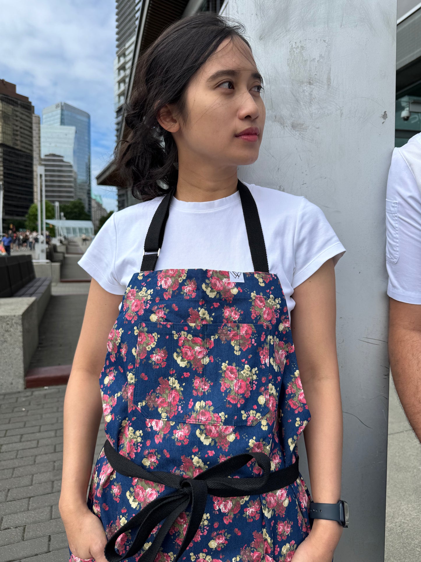 VANCOUVER 94 FLORAL APRONS (FLOWERS)