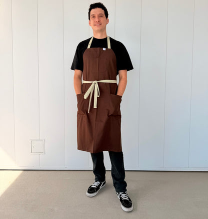 Vancouver 110 apron (brown cotton twill with beige straps)