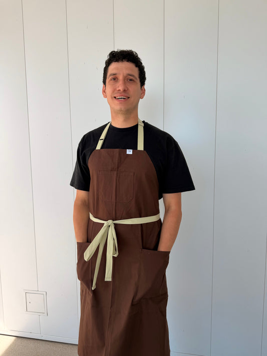 Vancouver 110 apron (brown cotton twill with beige straps)