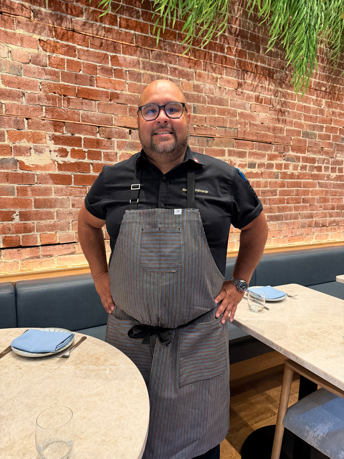 Vancouver 162 aprons stripe (orange, navy, white)