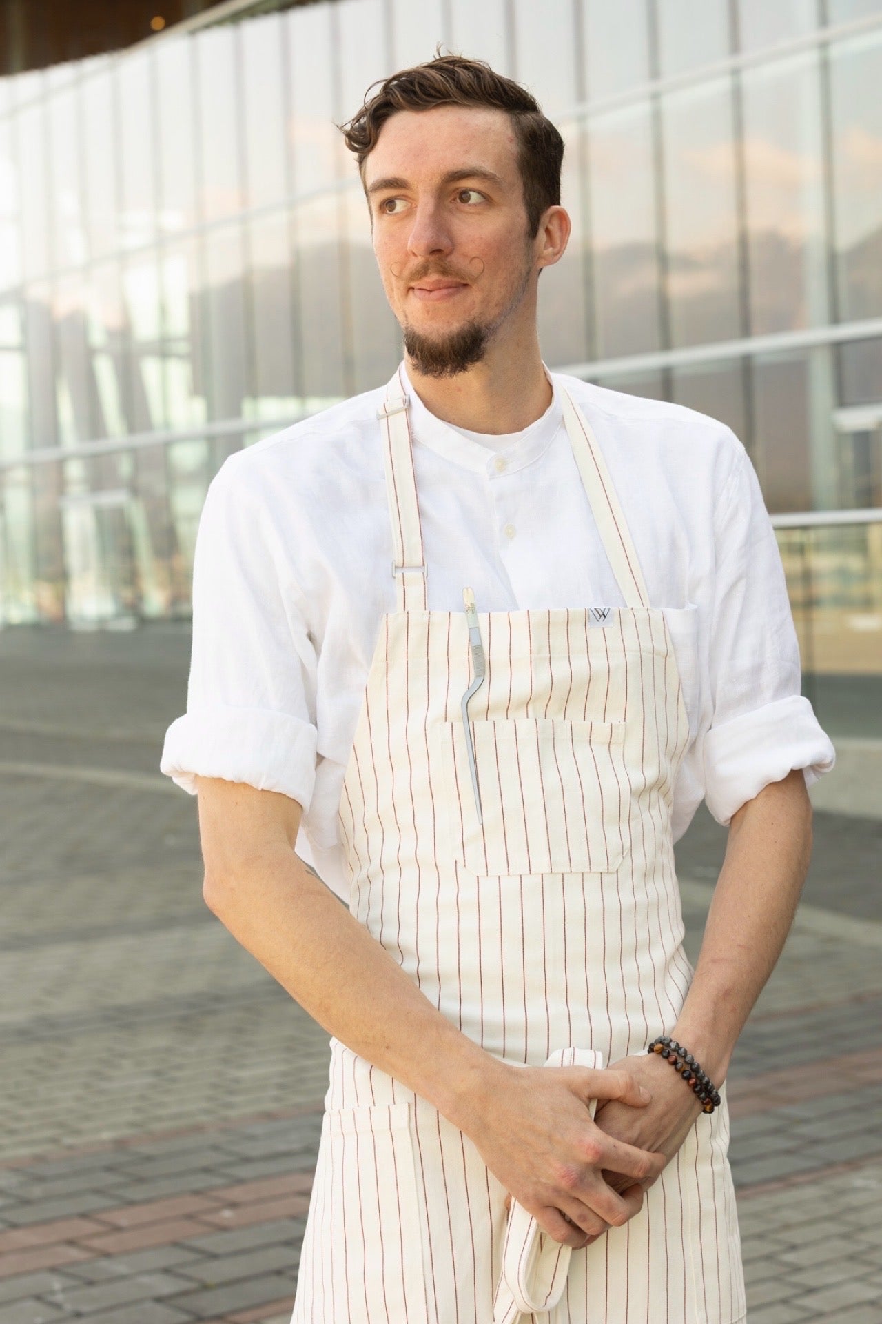 VANCOUVER 110 APRON (cream red stripe)