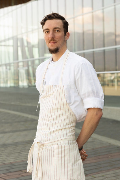 VANCOUVER 110 APRON (cream red stripe)